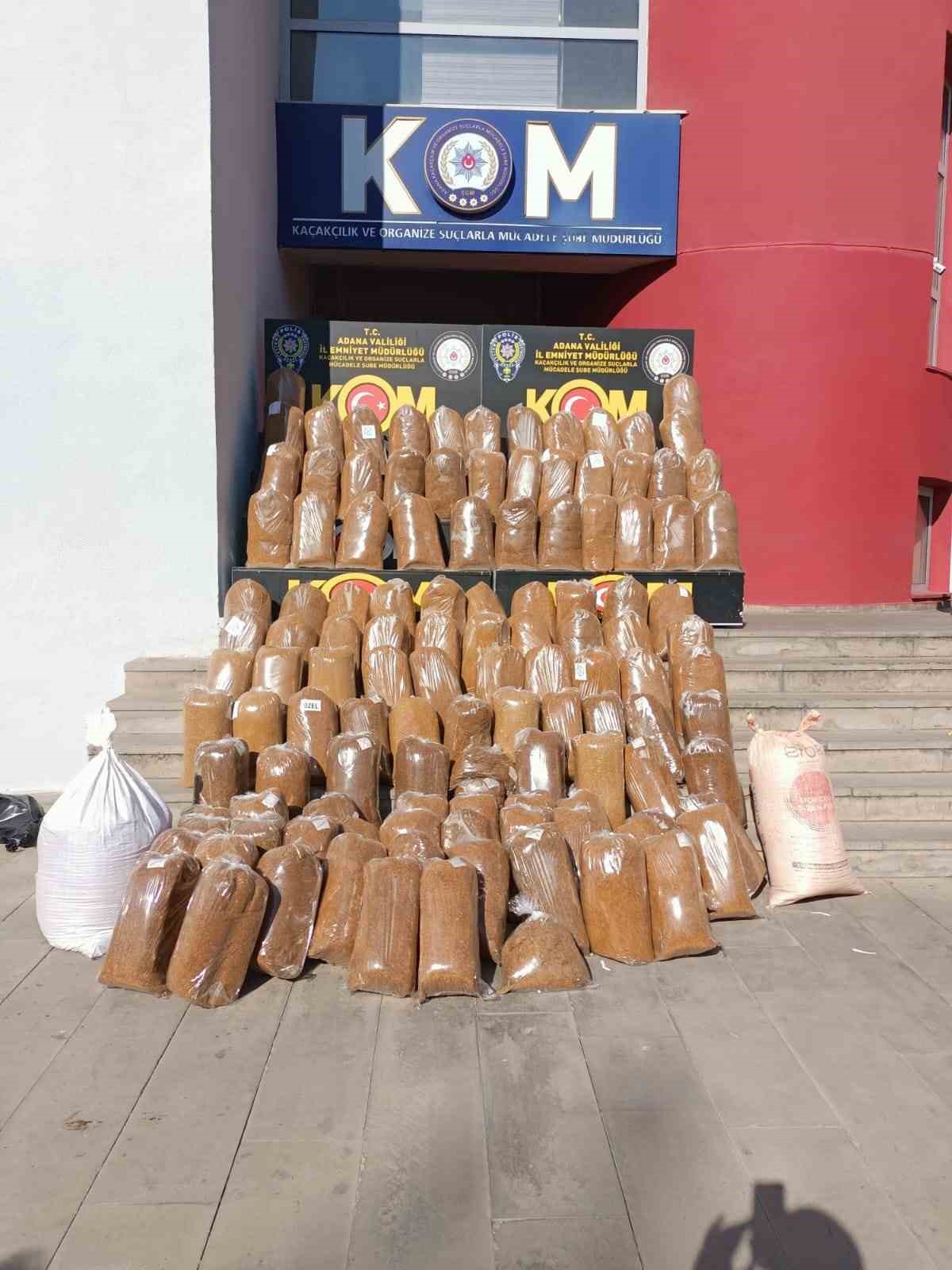 Adana’da 1 tondan fazla tütün, binlere sahte bandrol ele geçirildi