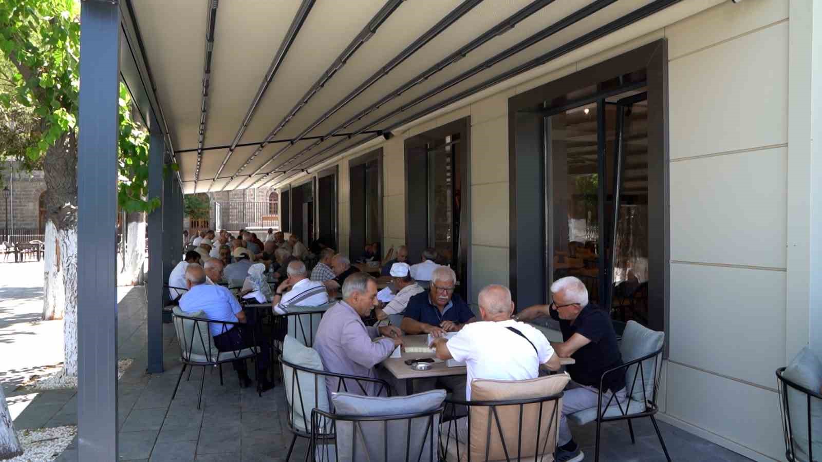 Gaziantep B&uuml;y&uuml;kşehir&rsquo;in Emekliler Lokali b&uuml;y&uuml;k ilgi g&ouml;r&uuml;yor
