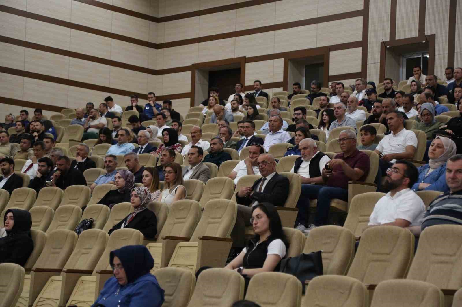 Erzurum’da kamu personeline "Kırım Kongo Kanamalı Ateşi "eğitimi
