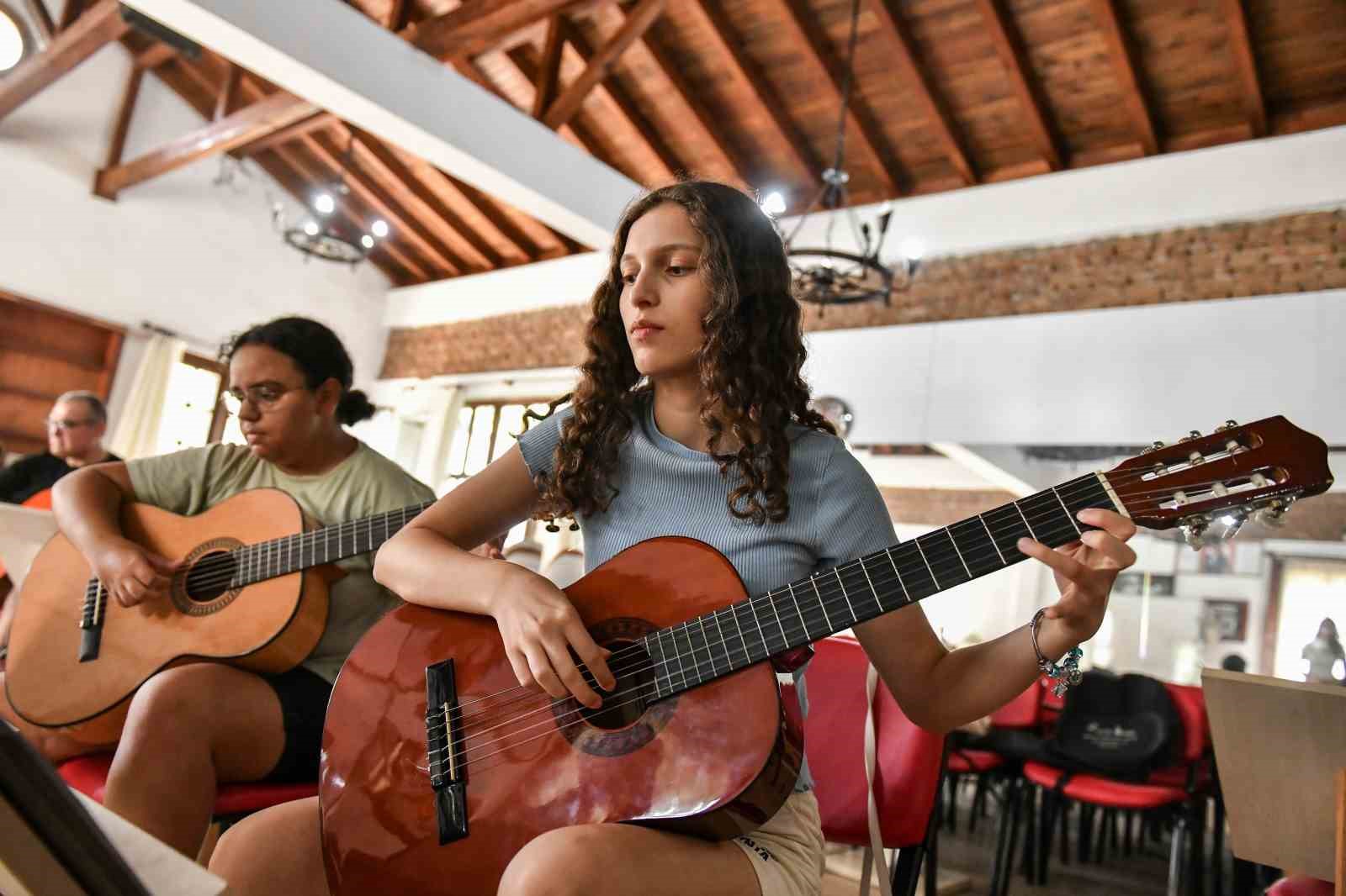 Muratpaşa’da sanatla dolu yaz tatili
