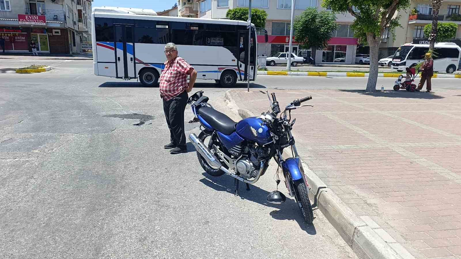 Kamyonetle çarpışan motosiklet sürücüsü ehliyetsiz çıktı