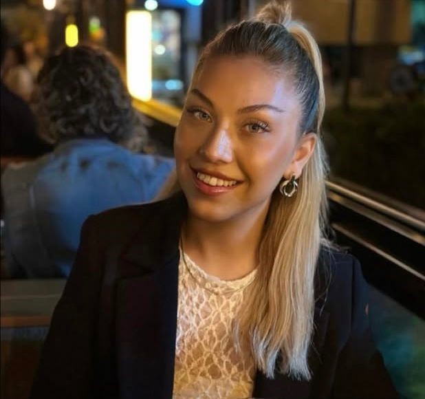 Boşanma aşamasındaki eşi tarafından, sokak ortasında 12 yerinden bıçaklandı