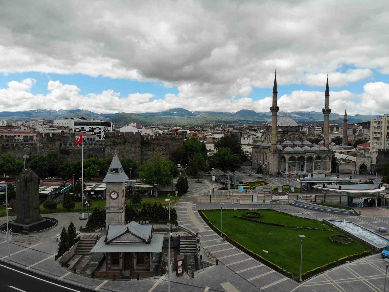 Emlakçıların umudu gurbetçiler

