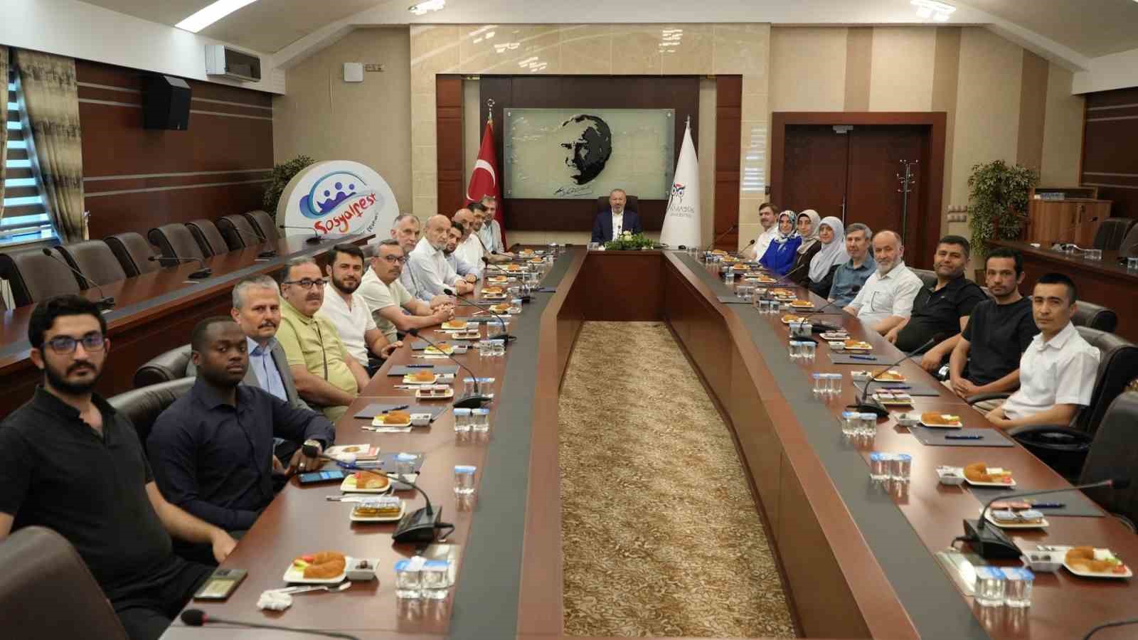 Rektör Kırışık, sivil toplum kuruluşlarıyla bir araya geldi