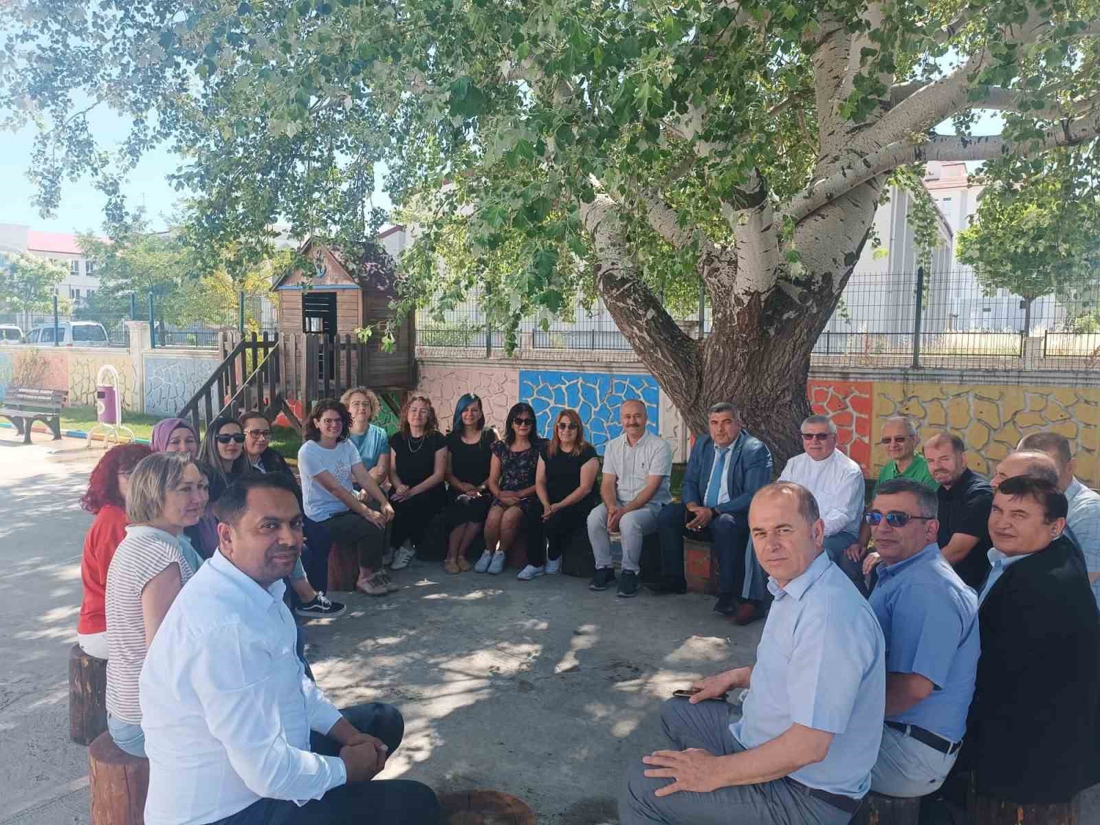 Öğretmenlere yönelik Mesleki Çalışmalar toplantısı başladı