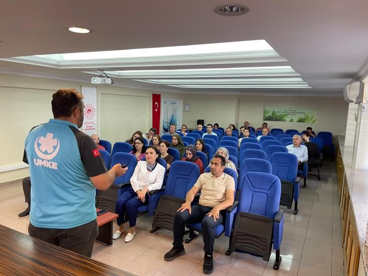 Bilecik’te kamu personeline ilk yardım eğitimi verildi