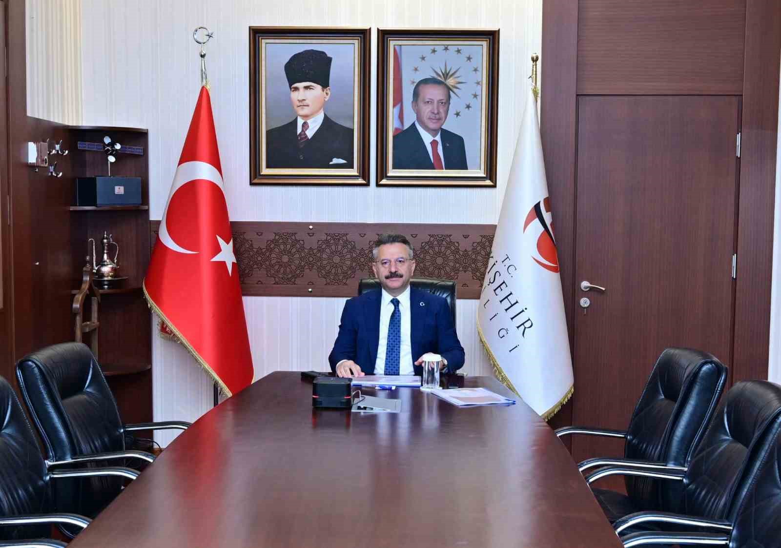 Vali Aksoy, ‘7. Bölge Düzensiz Göçle Mücadele Koordinasyon Toplantısı’na katıldı