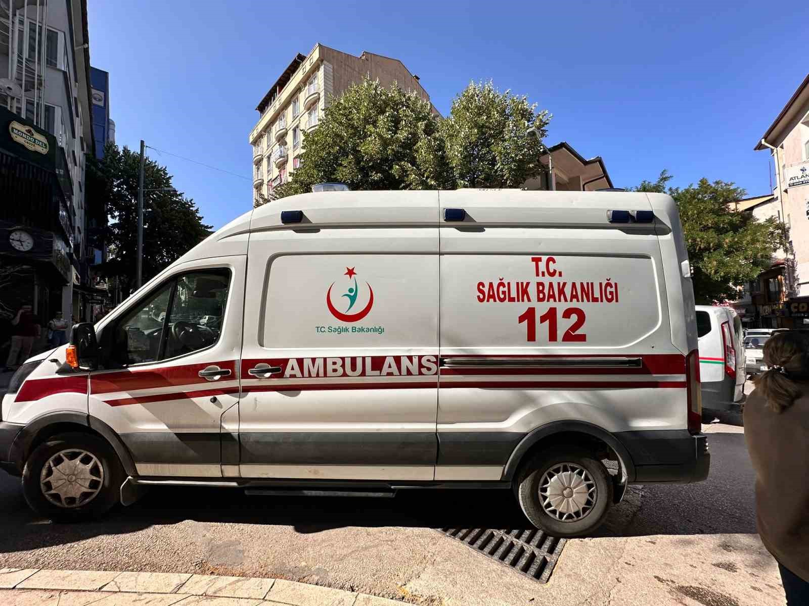 Bilecik&rsquo;te otomobil &ccedil;arptığı yaya yaralandı
