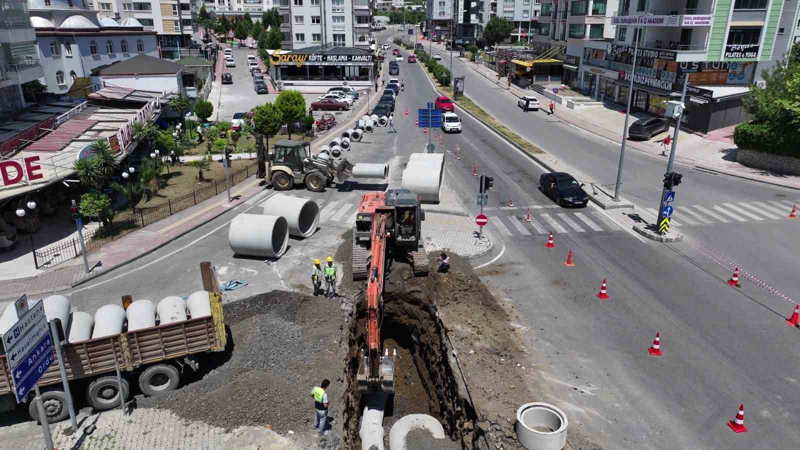 Samsun’da 2 bin milimetrelik borularla altyapı çalışması