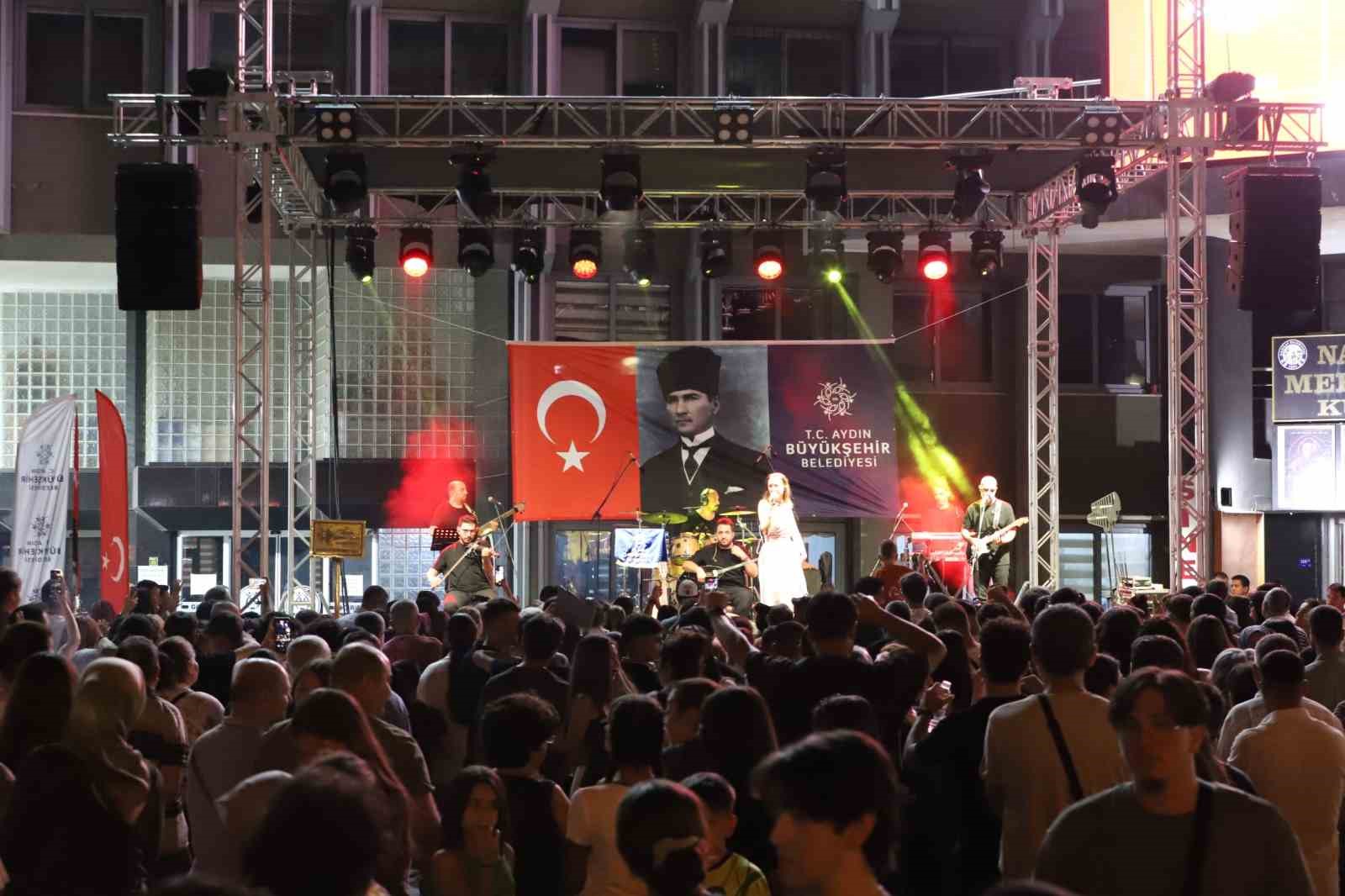 Nazilli’de yaz konseri ilgi gördü