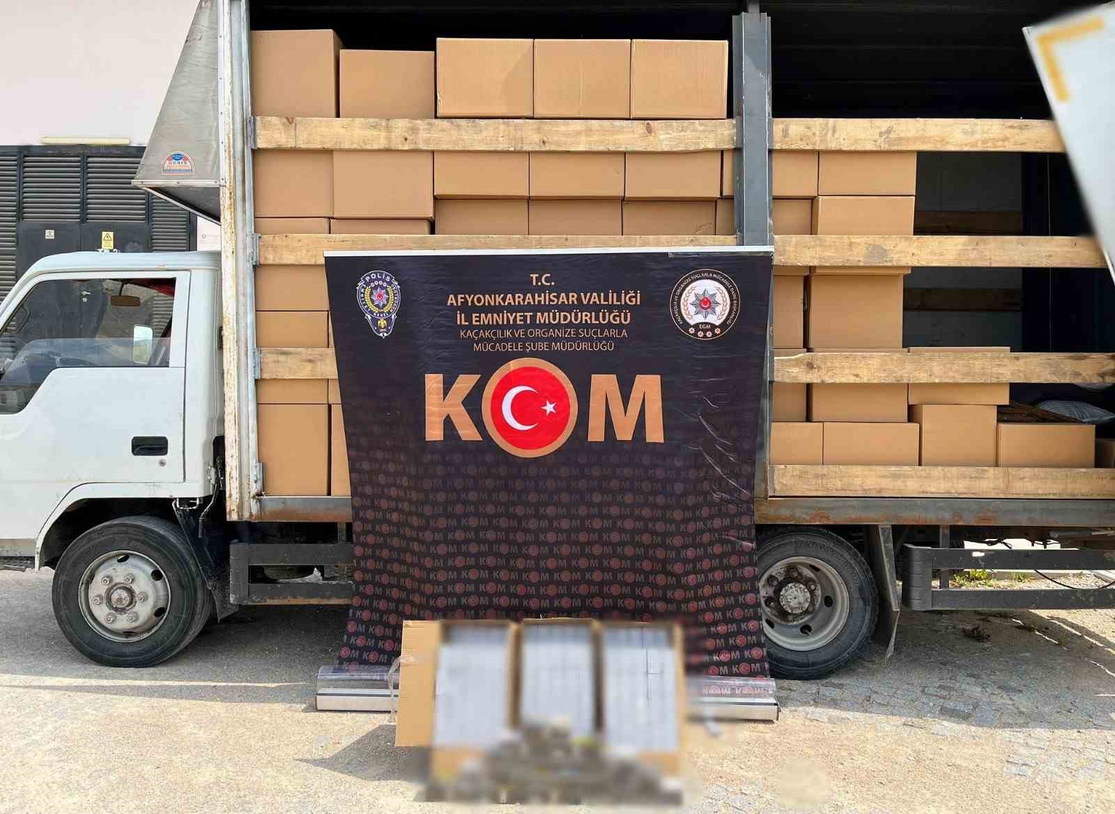 2 milyon 820 bin adet mükerrer bandrollü boş makaron ele geçirildi