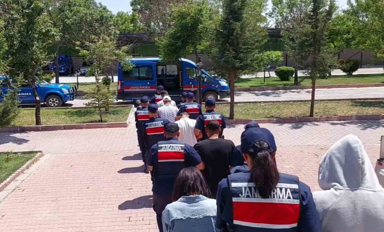 Aksaray’da uyuşturucudan gözaltına alınan 3 kişi tutuklandı