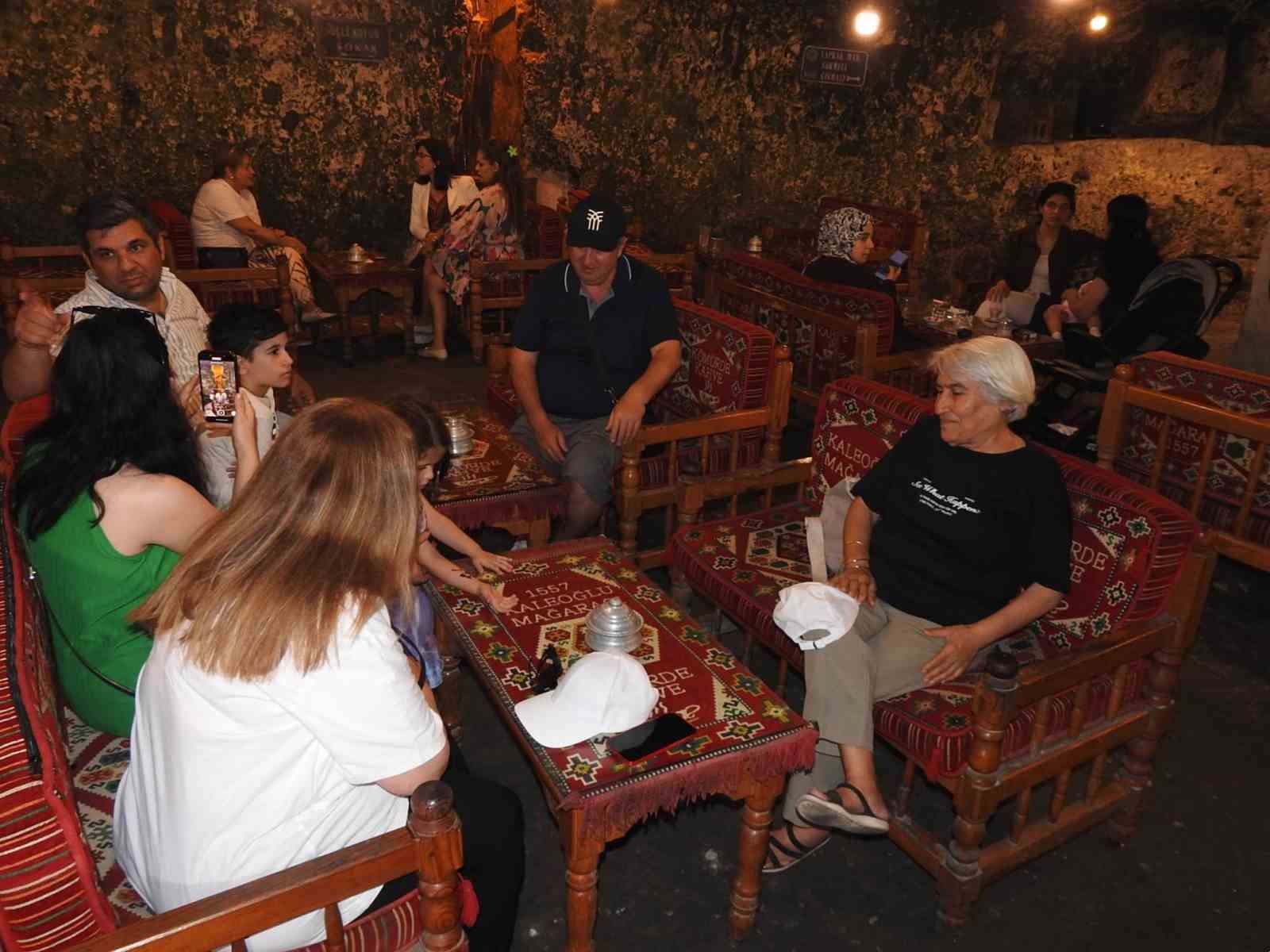 Sıcaktan bunalanlar soluğu Kaleoğlu Mağarasında alıyor