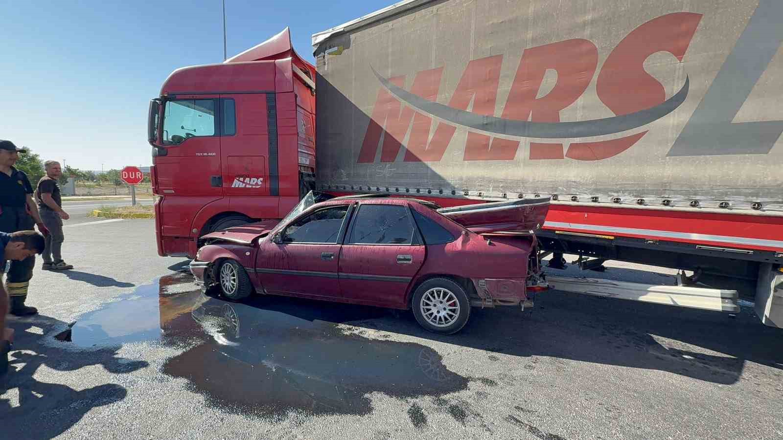 Aksaray’da tırla otomobil çarpıştı: 2 yaralı