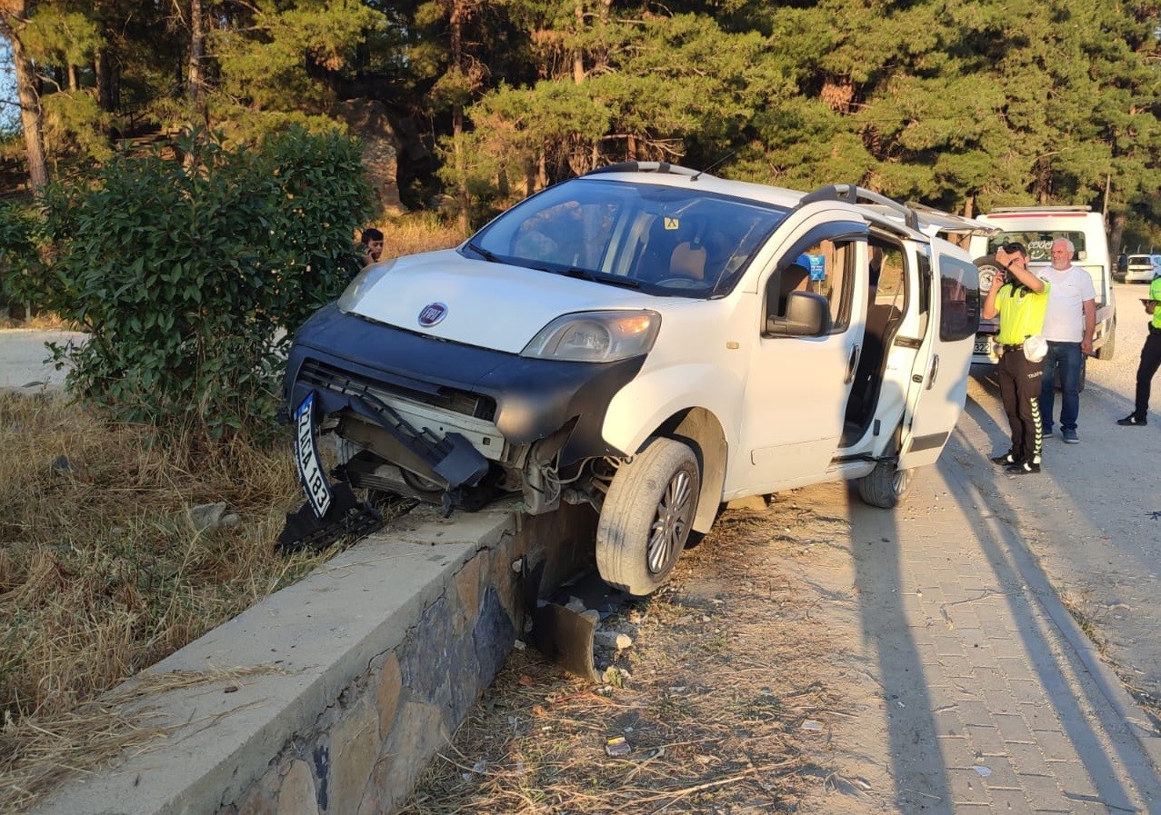 Edirne’de drift yaparken duvara çarpan sürücüye 46 bin TL ceza kesildi