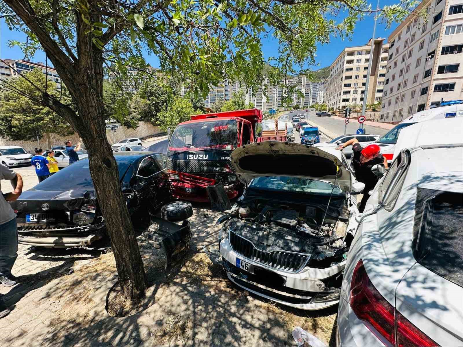 Kahramanmaraş'ta kaza: 3 kişi yaralandı İHA