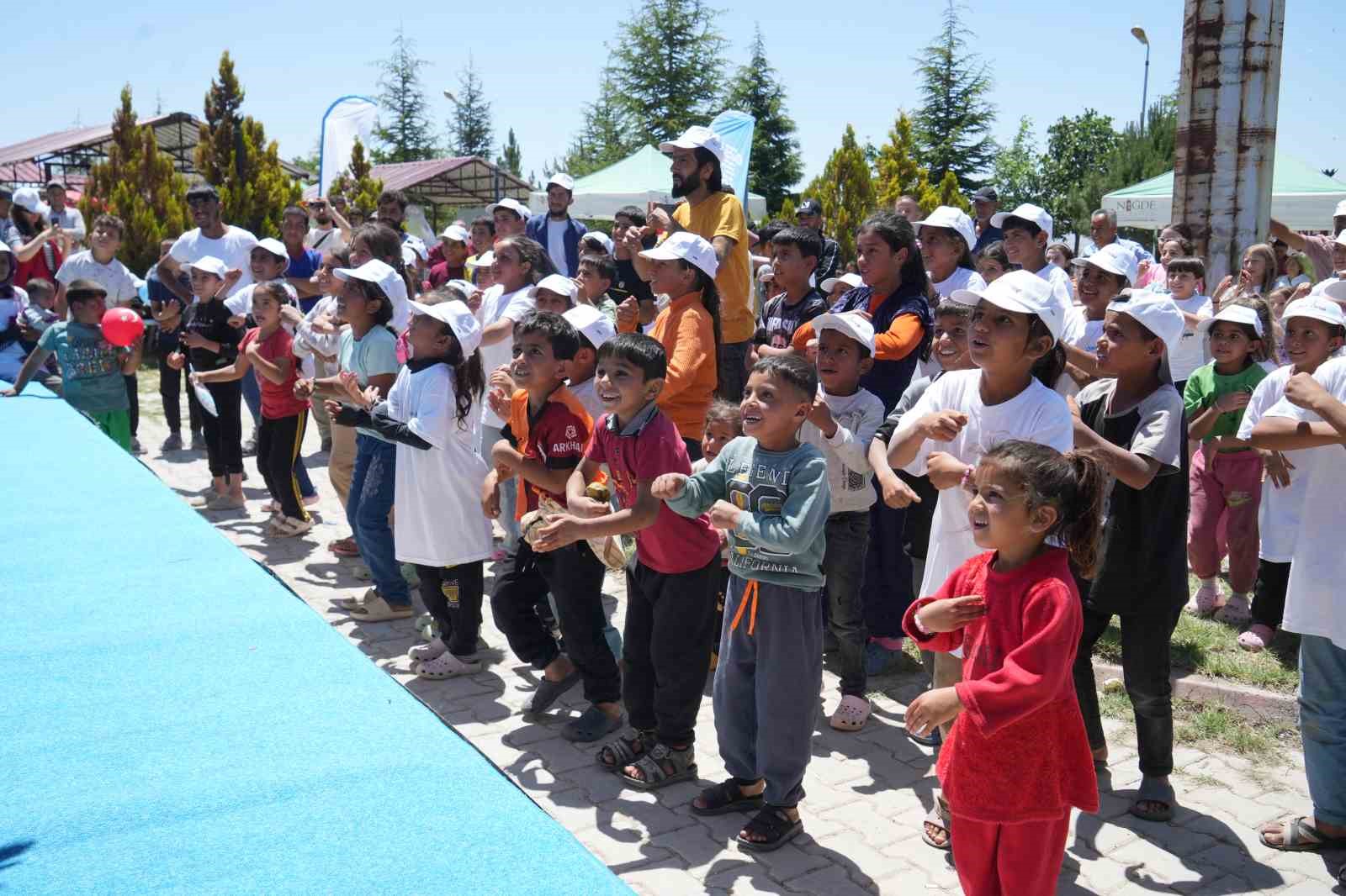 Tarlada değil, şenlikte buluştular
