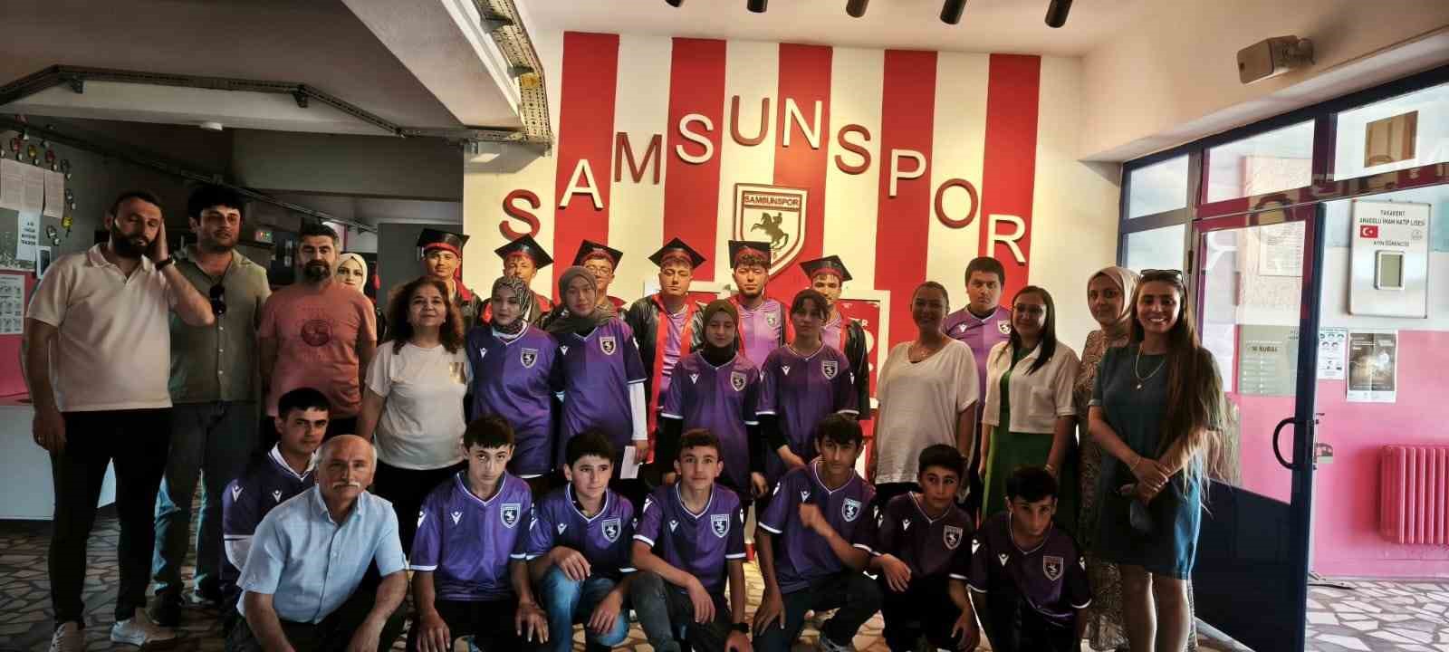 Liseye Samsunspor köşesi