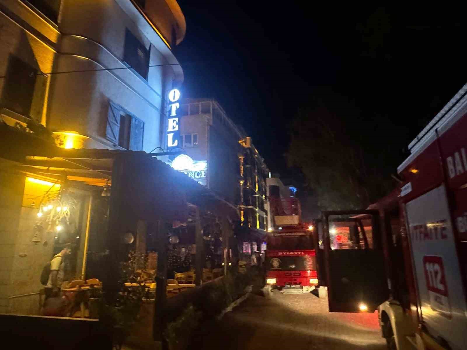 Erdek’te otelde yangın paniği