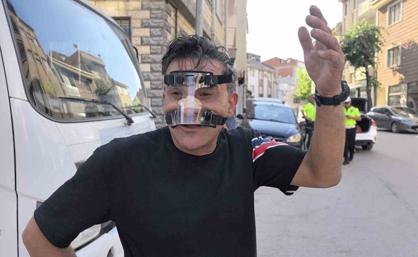 Polisten 10 kez kask cezası yedi
