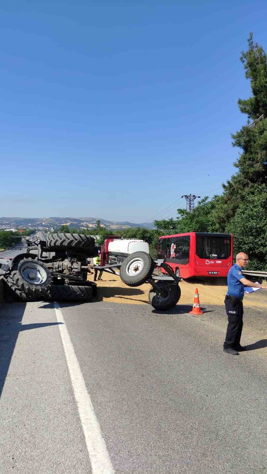 Susurluk&rsquo;ta trafik kazası: 3 kişi yaralandı
