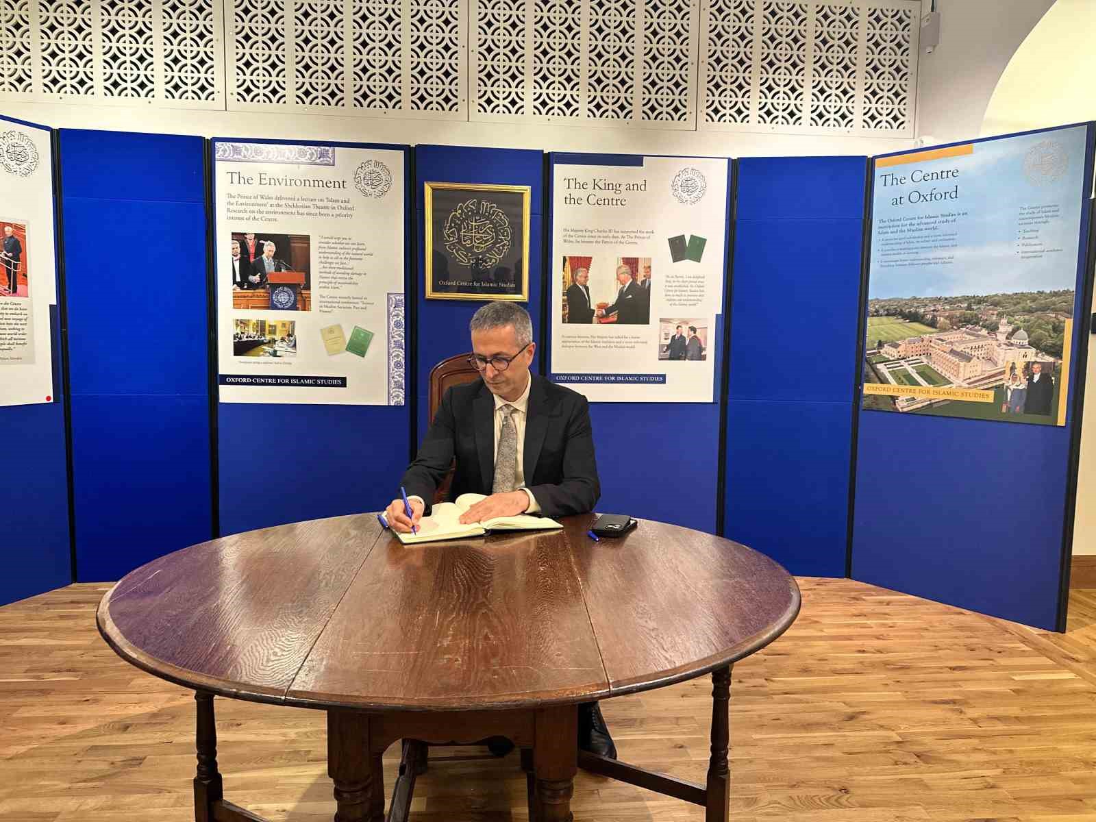 Prof. Dr. Aliy&rsquo;den, Londra&rsquo;da dil ve k&uuml;lt&uuml;rel iş birlikleri g&ouml;r&uuml;şmeleri
