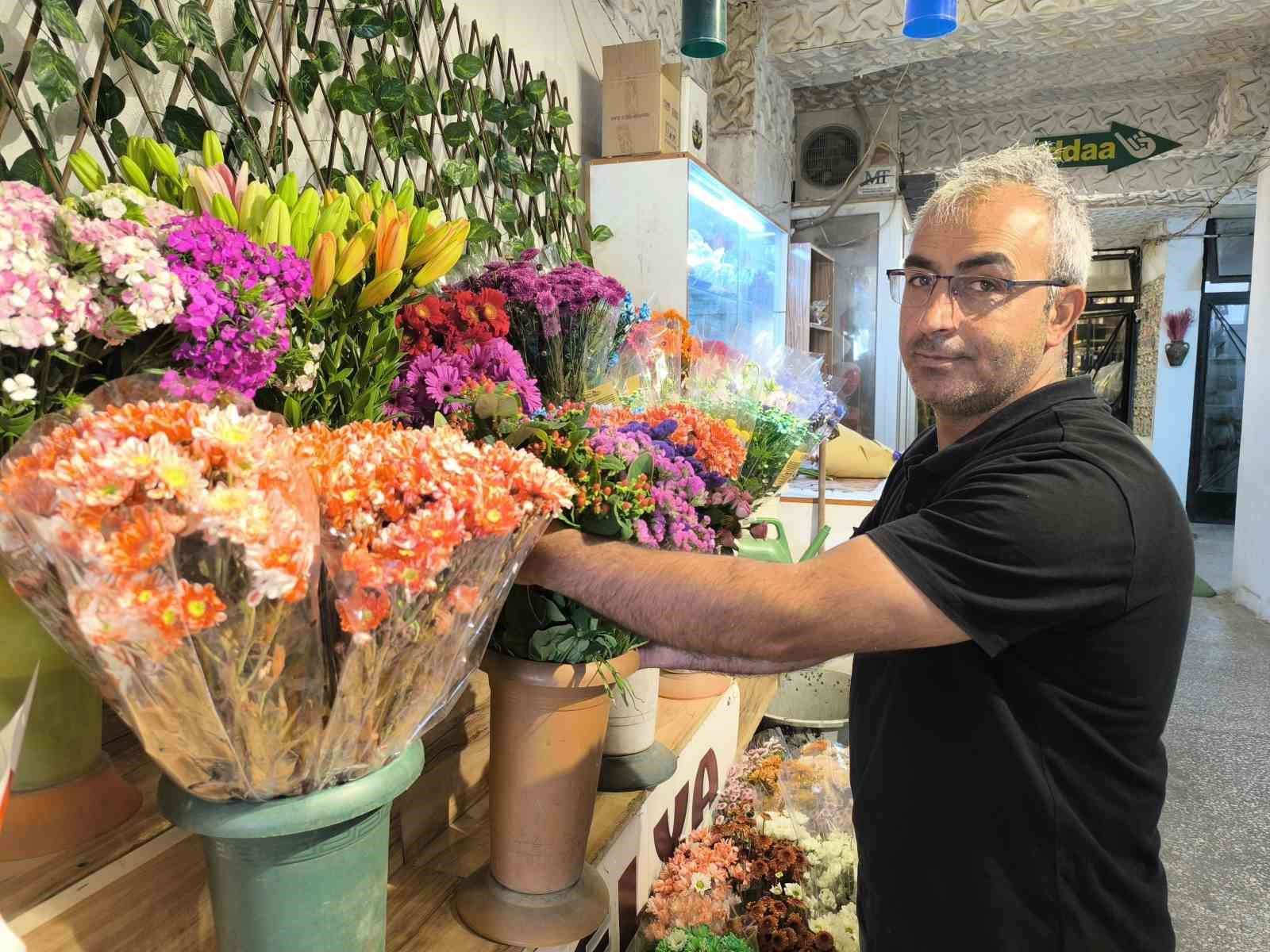 Kırşehir’de vatandaşlar teraryum ve canlı çiçeklere yöneldi