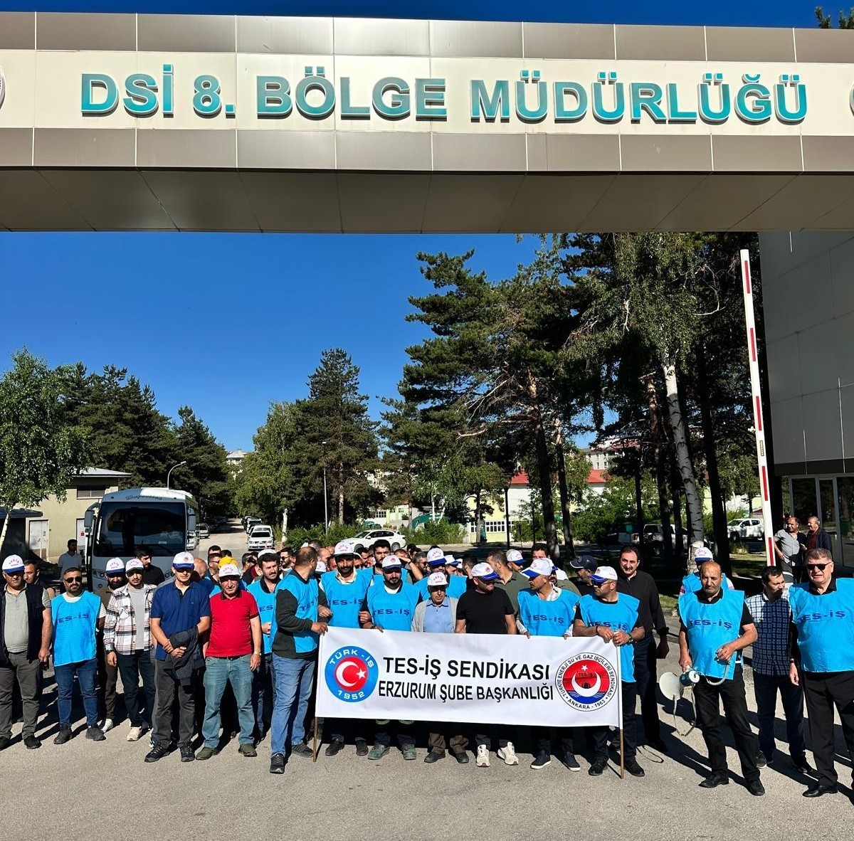 Kamu işçileri Erzurum’da eylem yaptı