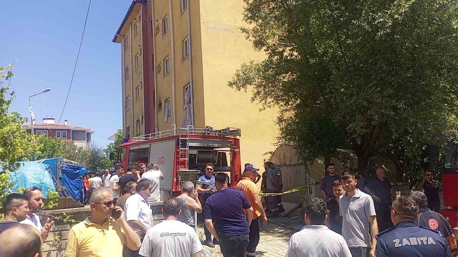 Apartmanda korkutan patlama: 1’i ağır, 5 yaralı