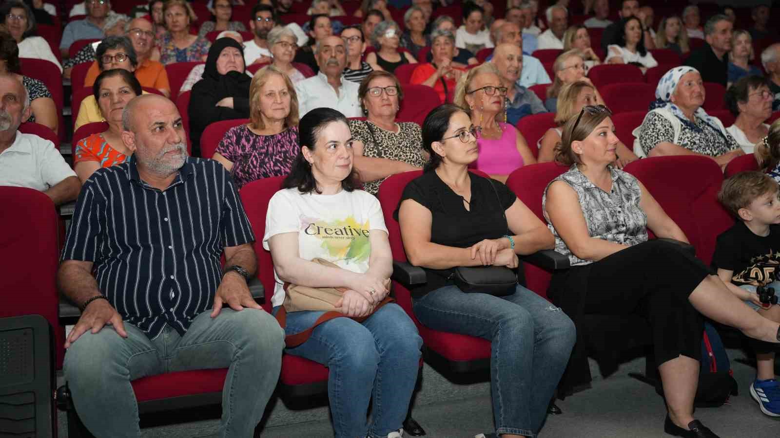 G&ouml;me&ccedil;&rsquo;te "Artiz Mektebi" ilgiyle izlendi
