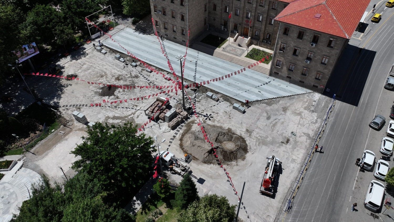 15 Temmuz Cumhuriyet ve Demokrasi Meydanı yenileniyor