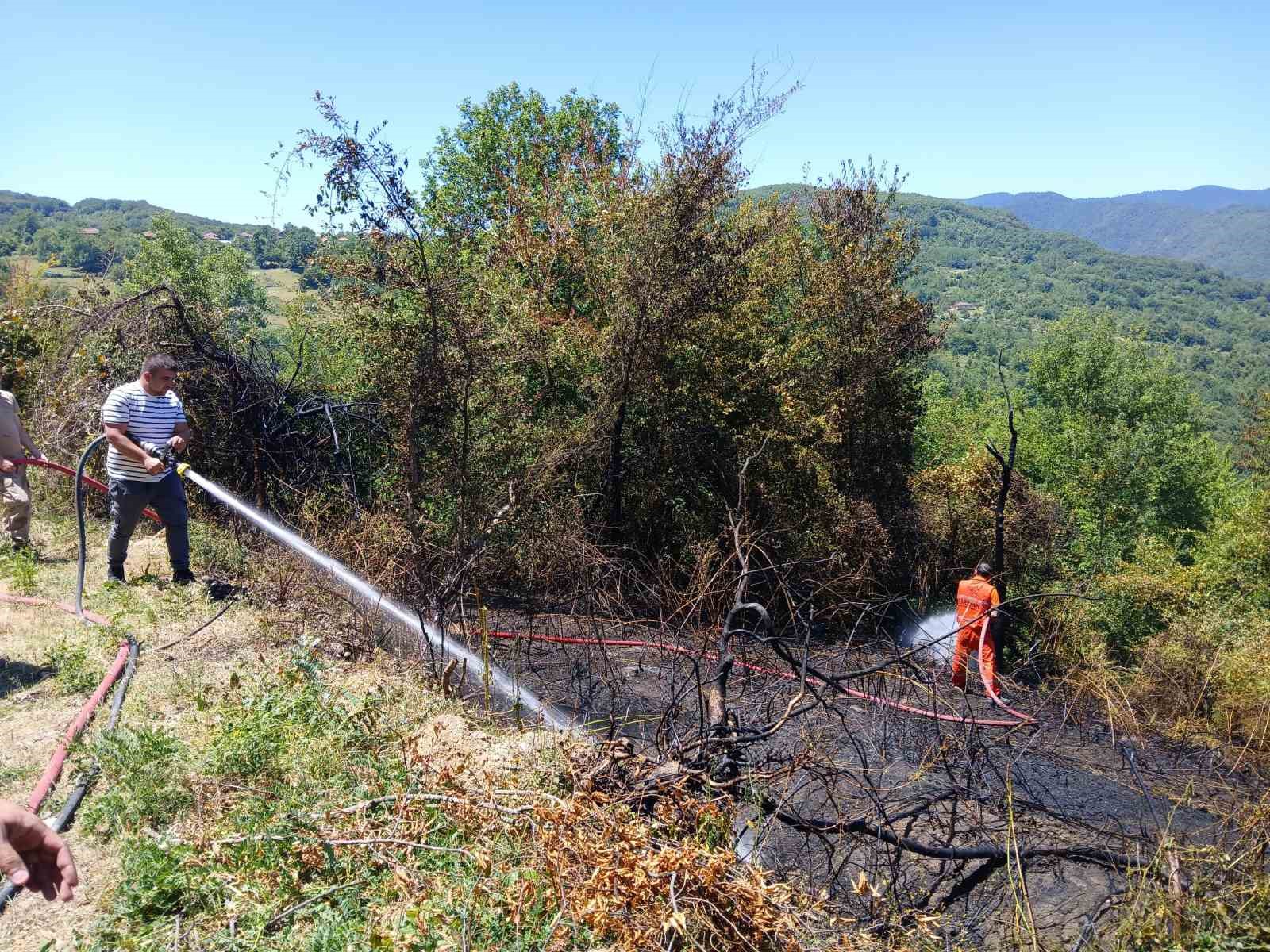 Karab&uuml;k&rsquo;te &ouml;rt&uuml; yangınları b&uuml;y&uuml;meden s&ouml;nd&uuml;r&uuml;ld&uuml;
