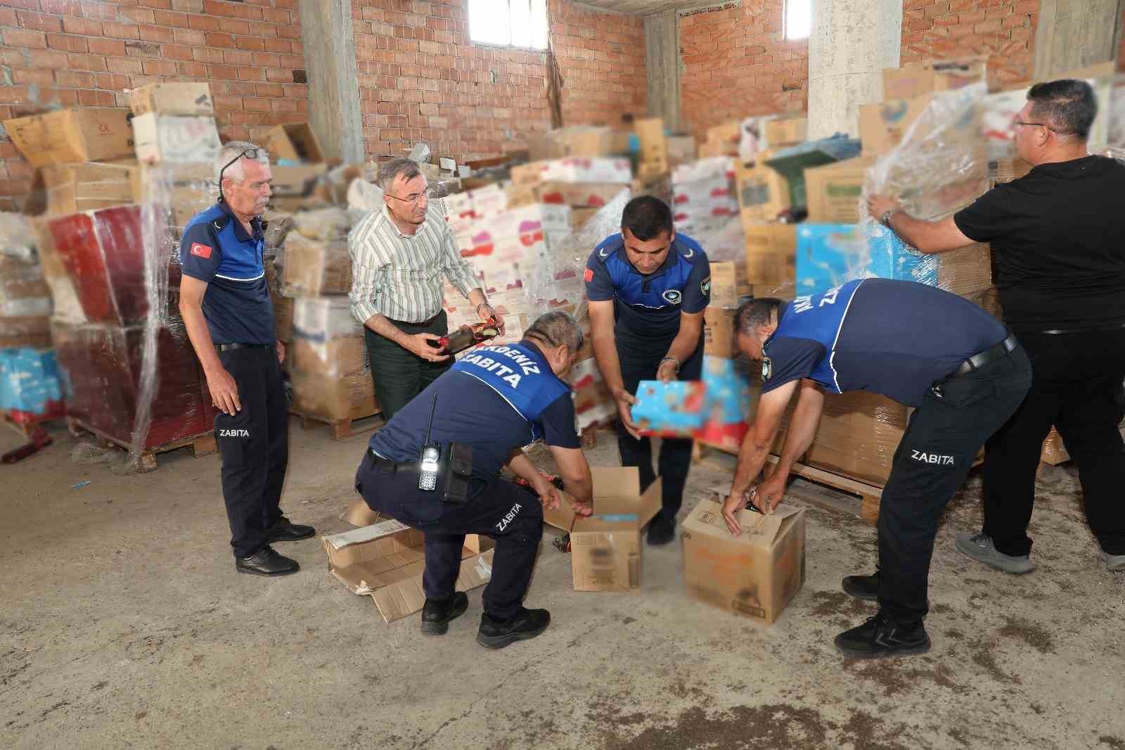 Mersin’de 5 kamyon dolusu son kullanma tarihi geçmiş şekerleme ele geçirildi