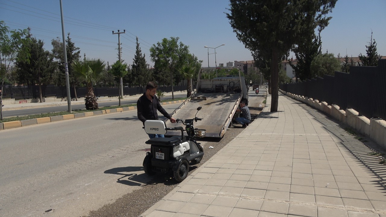 Kilis&rsquo;te 3 tekerlekli motosiklet devrildi: S&uuml;r&uuml;c&uuml; ağır yaralandı
