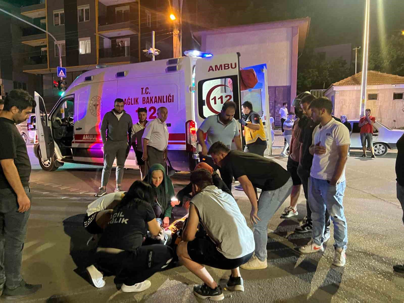 Bucak’ta kamyonet ile motosiklet çarpıştı: 1 yaralı