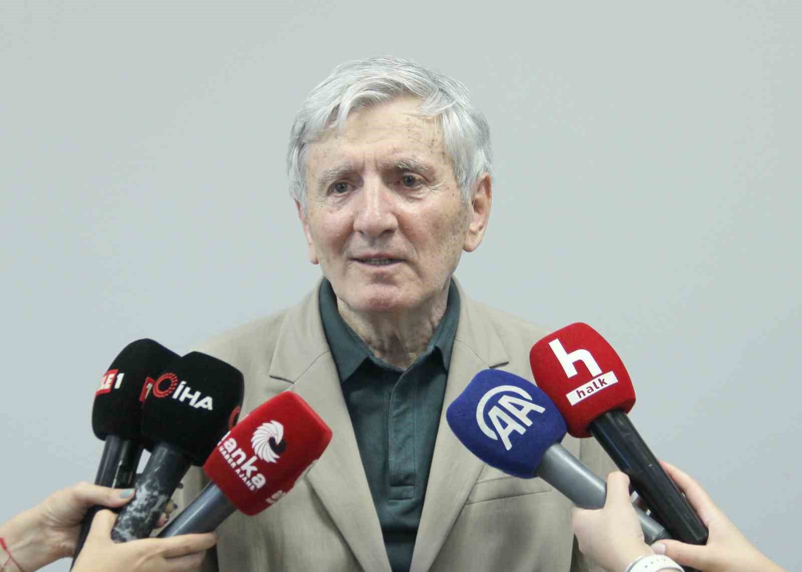 İzmir&rsquo;de işten &ccedil;ıkartılan belediye iş&ccedil;ileri eyleme gidiyor
