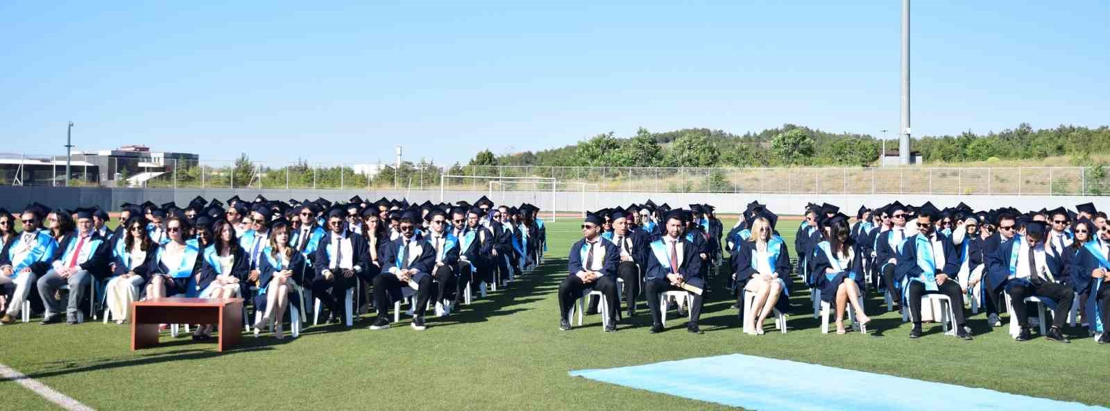 ESOG&Uuml; Tıp Fak&uuml;ltesi 2025 mezunlarını verdi
