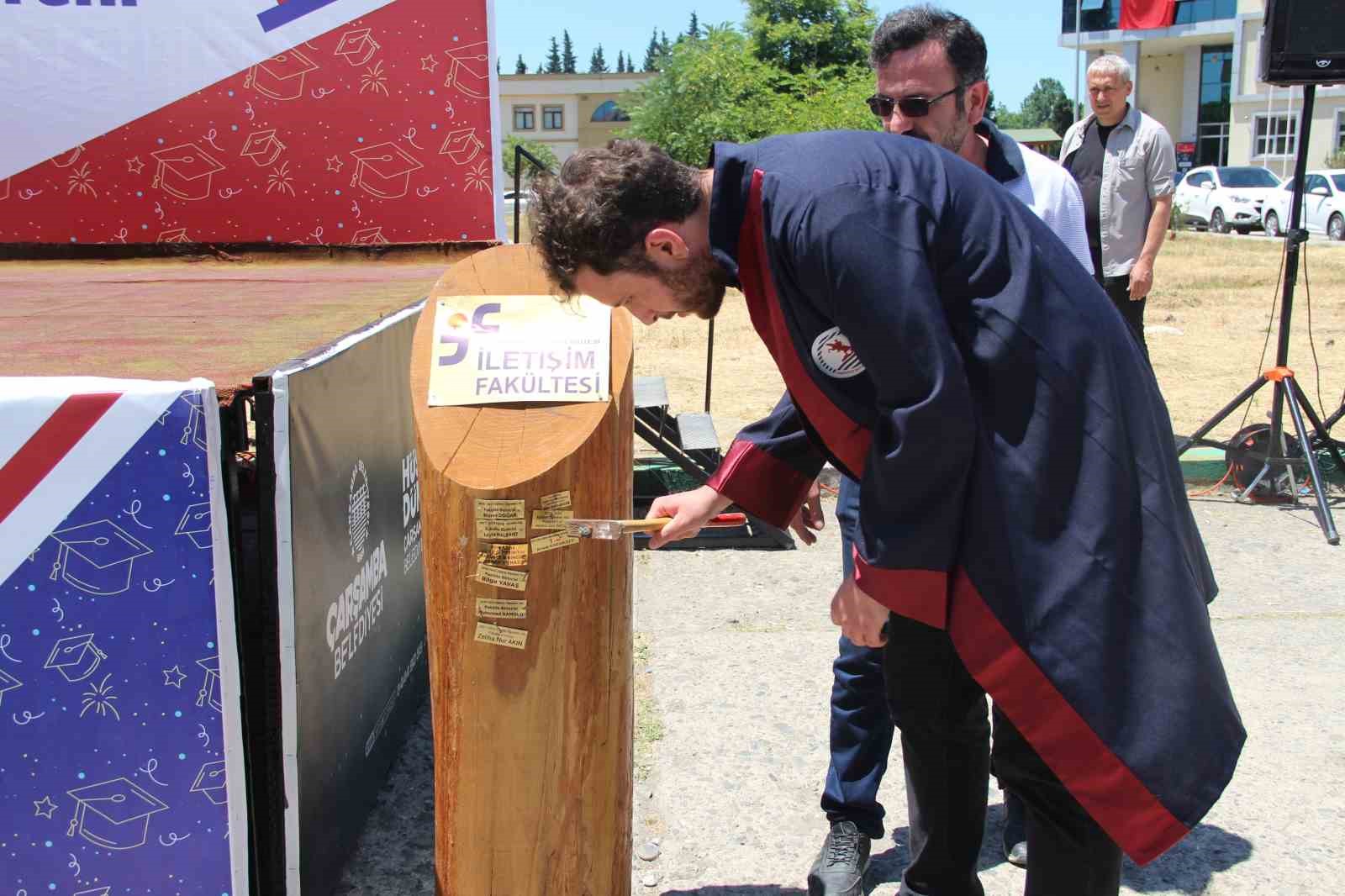 Geleceğin iletişimcileri kep attı

