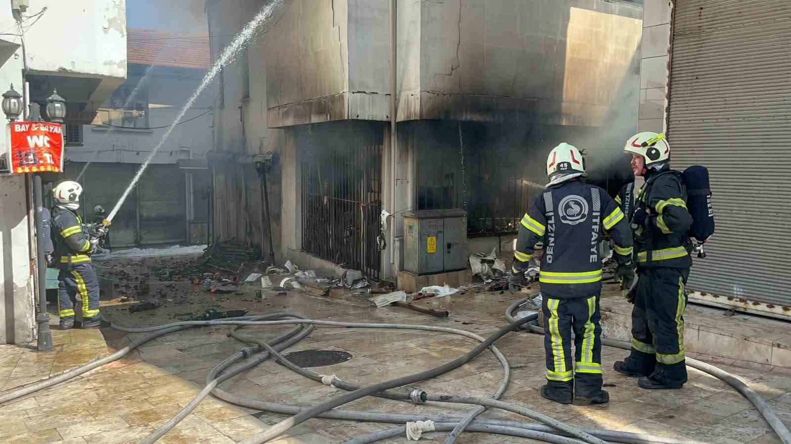 Tarihi çarşıdaki yangı kontrol altına alındı
