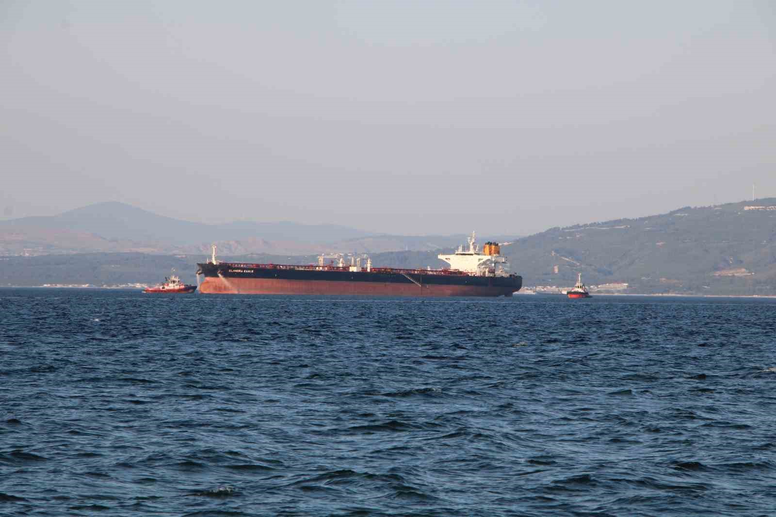 Çanakkale Boğazı’nda gemi makine arızası yaptı
