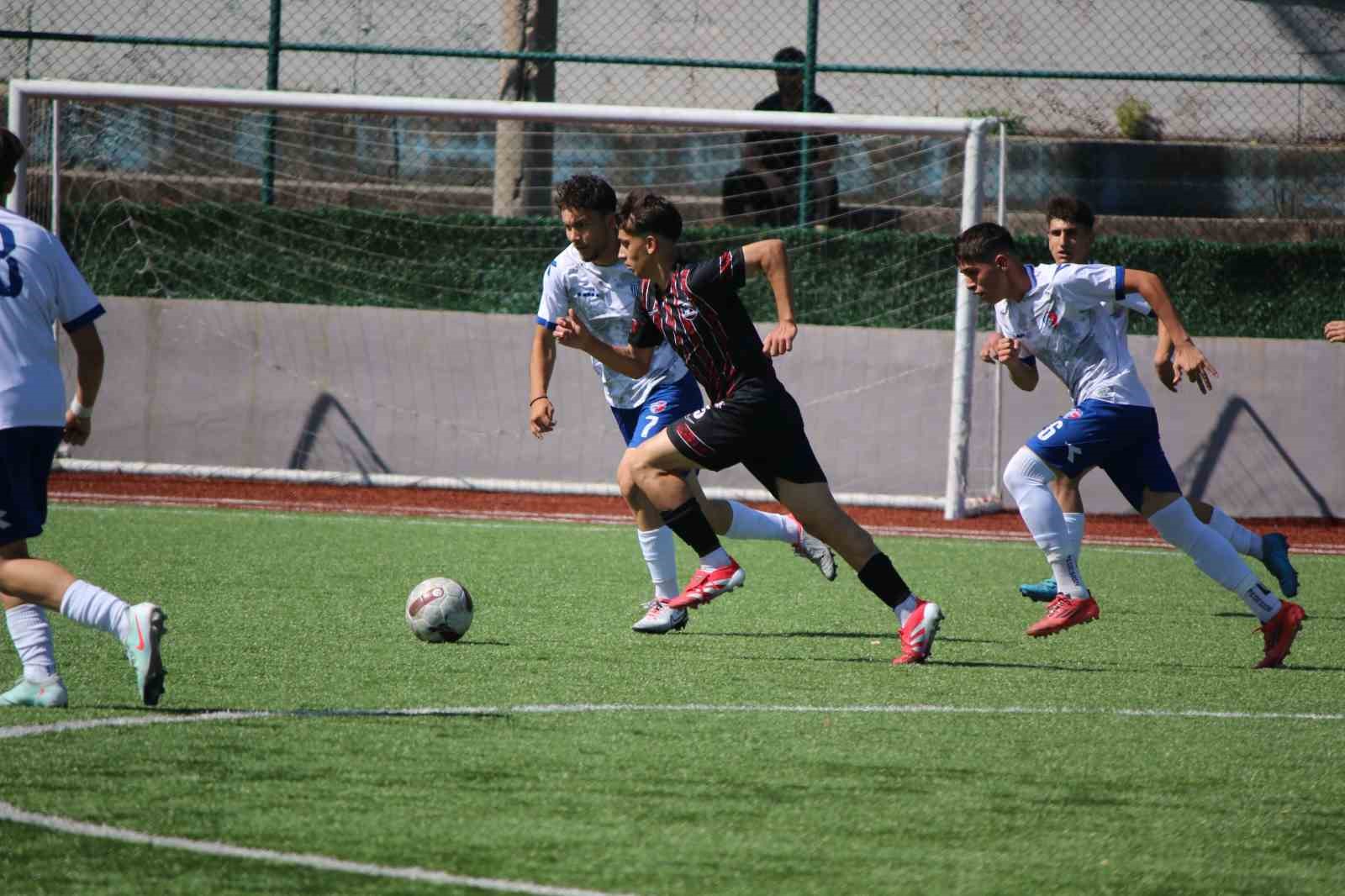 U17 Türkiye Futbol Şampiyonası Karabük’te başladı