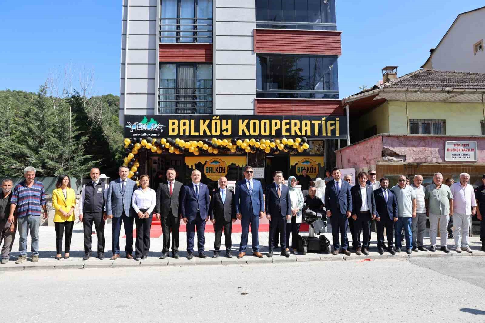 Yığılca&rsquo;da bal dolum tesisi ve arı &uuml;r&uuml;nleri satış mağazası a&ccedil;ıldı
