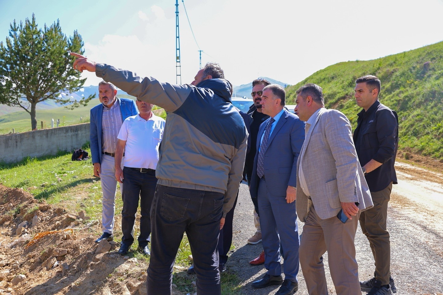 Bayburt&rsquo;un G&uuml;nbuldu k&ouml;y&uuml;nde isale hattı yenileniyor
