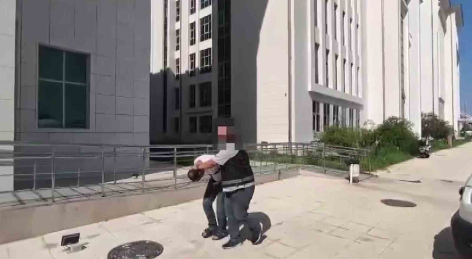 Adana&rsquo;da h&uuml;k&uuml;m giyen 13 torbacı operasyonla yakalandı
