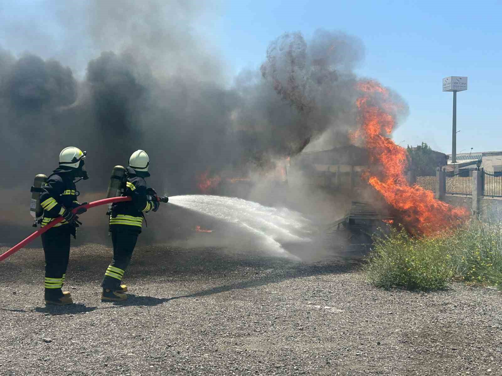 (&Ouml;ZEL) G&ouml;reve başlayan 45 itfaiye erinin ger&ccedil;eğini aratmayan eğitimi nefes kesti
