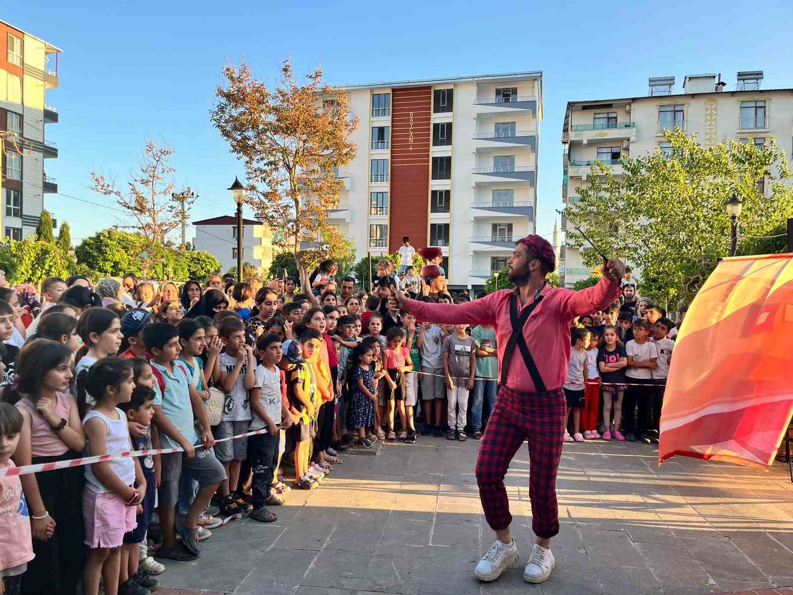 Gezici Çocuk Tiyatro Günleri Ergani, Hazro ve Hani’de çocuklarla buluştu

