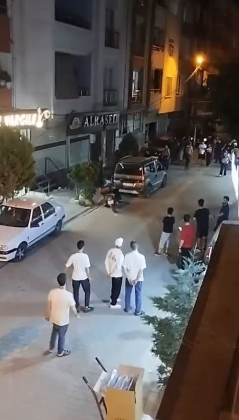 İki grup birbirine girdi, ortalık savaş alanına döndü

