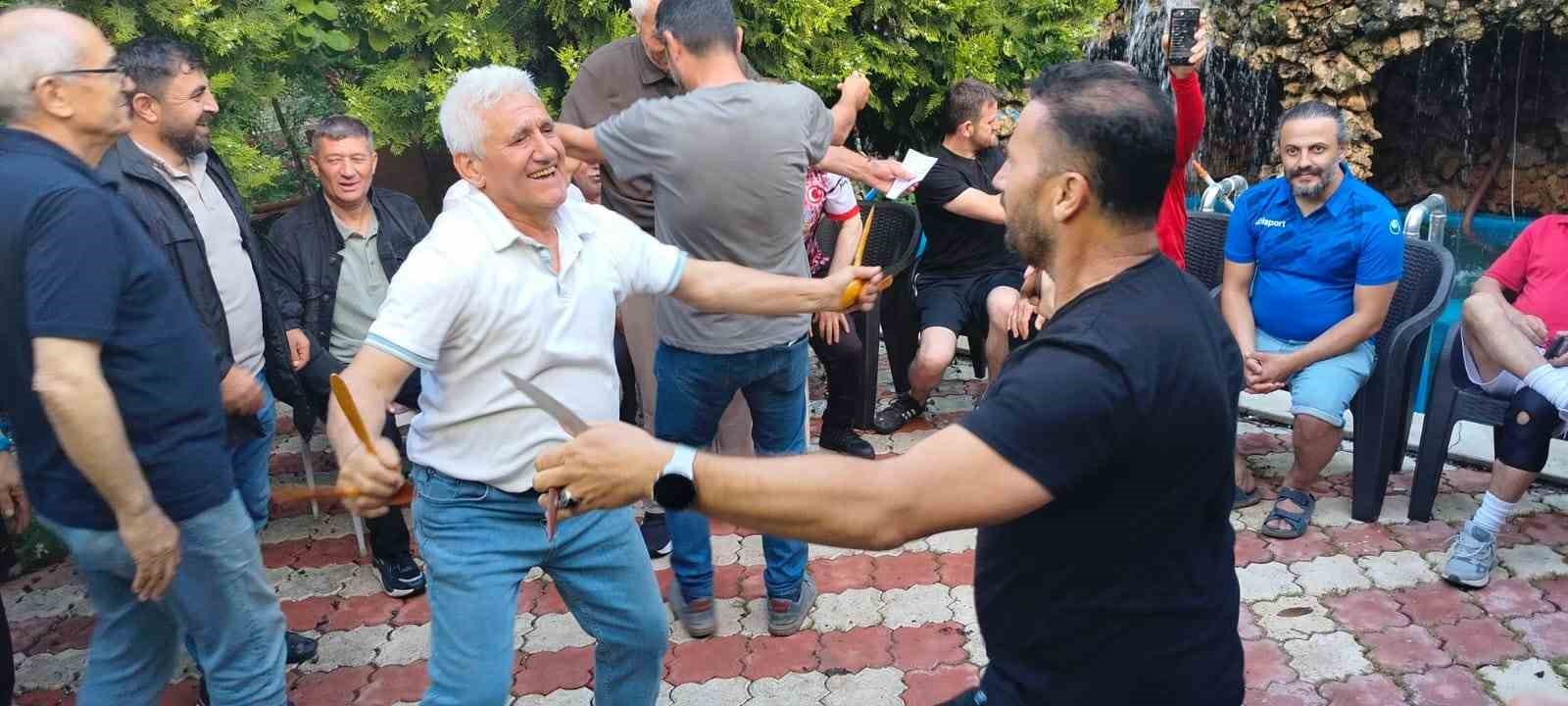Masterler derneği &uuml;yeleri dostluk ma&ccedil;ı sonrası g&ouml;n&uuml;llerince eğlendi
