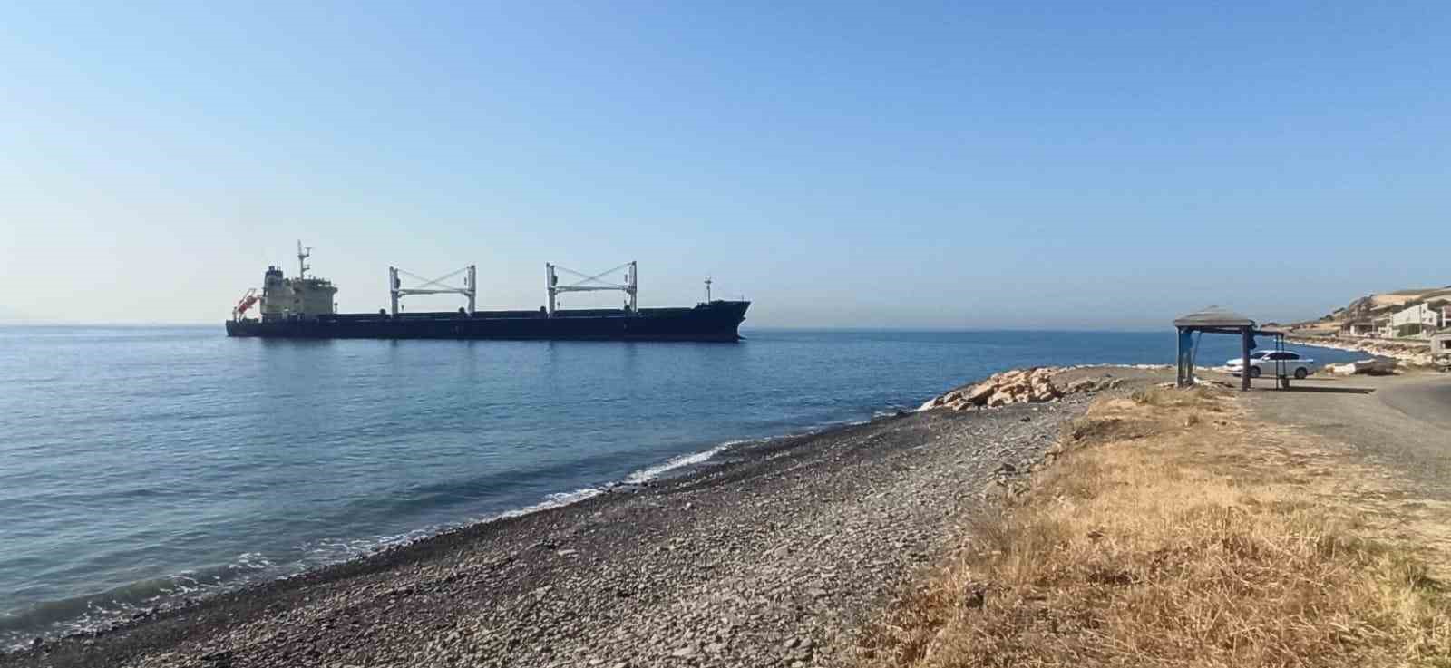 Tekirdağ’da yük gemisi karaya oturdu
