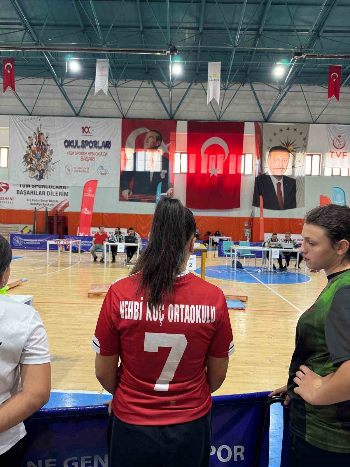 Vehbi Ko&ccedil; Ortaokulu &ouml;ğrencisi T&uuml;rkiye 2&rsquo;nci oldu
